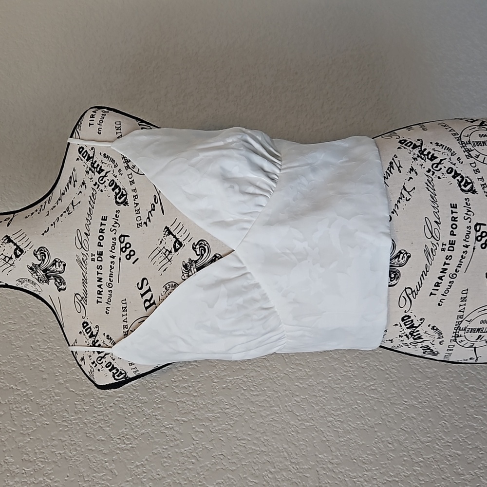 NWOT - Aqua - Cropped v-neck Spaghetti Strap Cami
